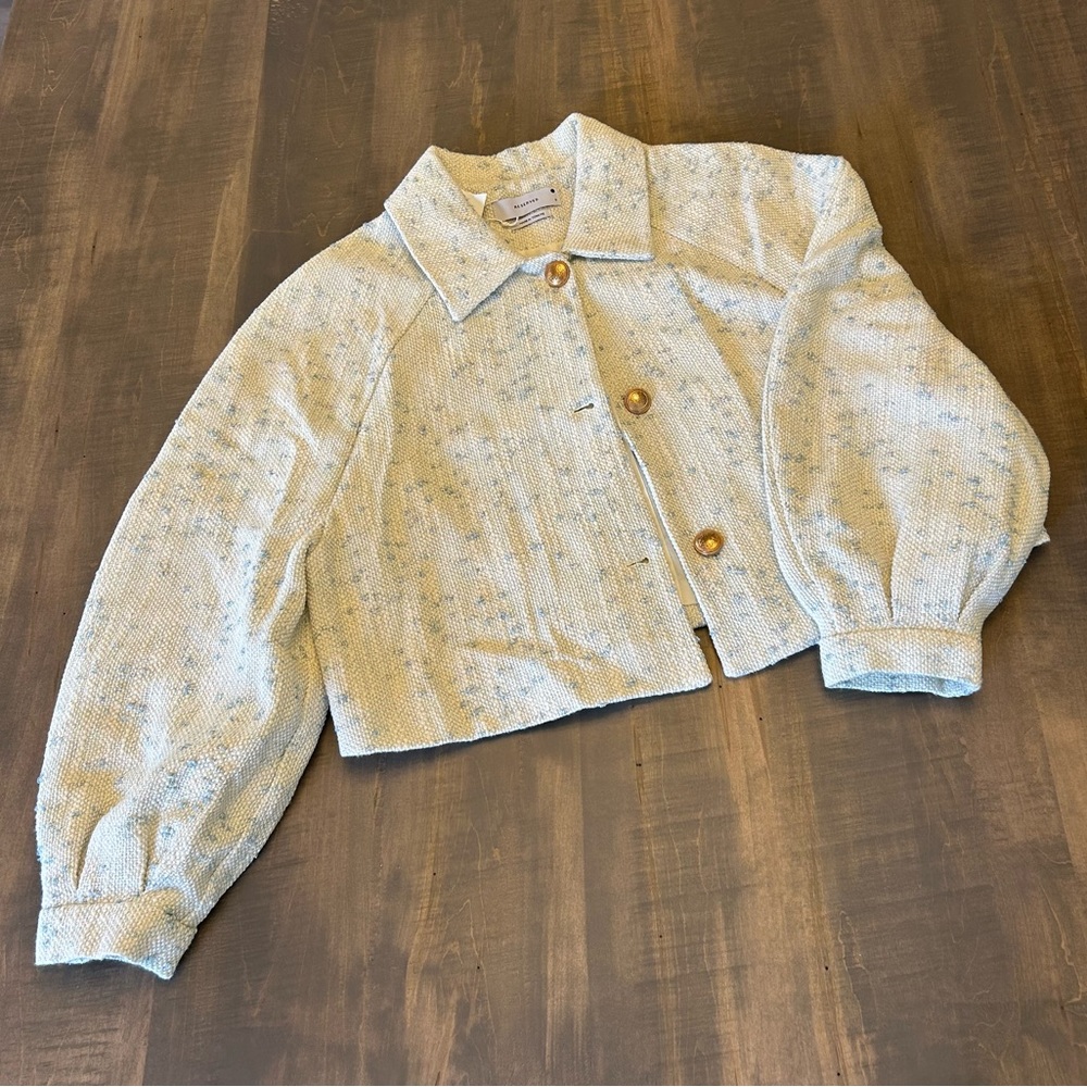 NWOT cotton blend white and blue cropped jacket